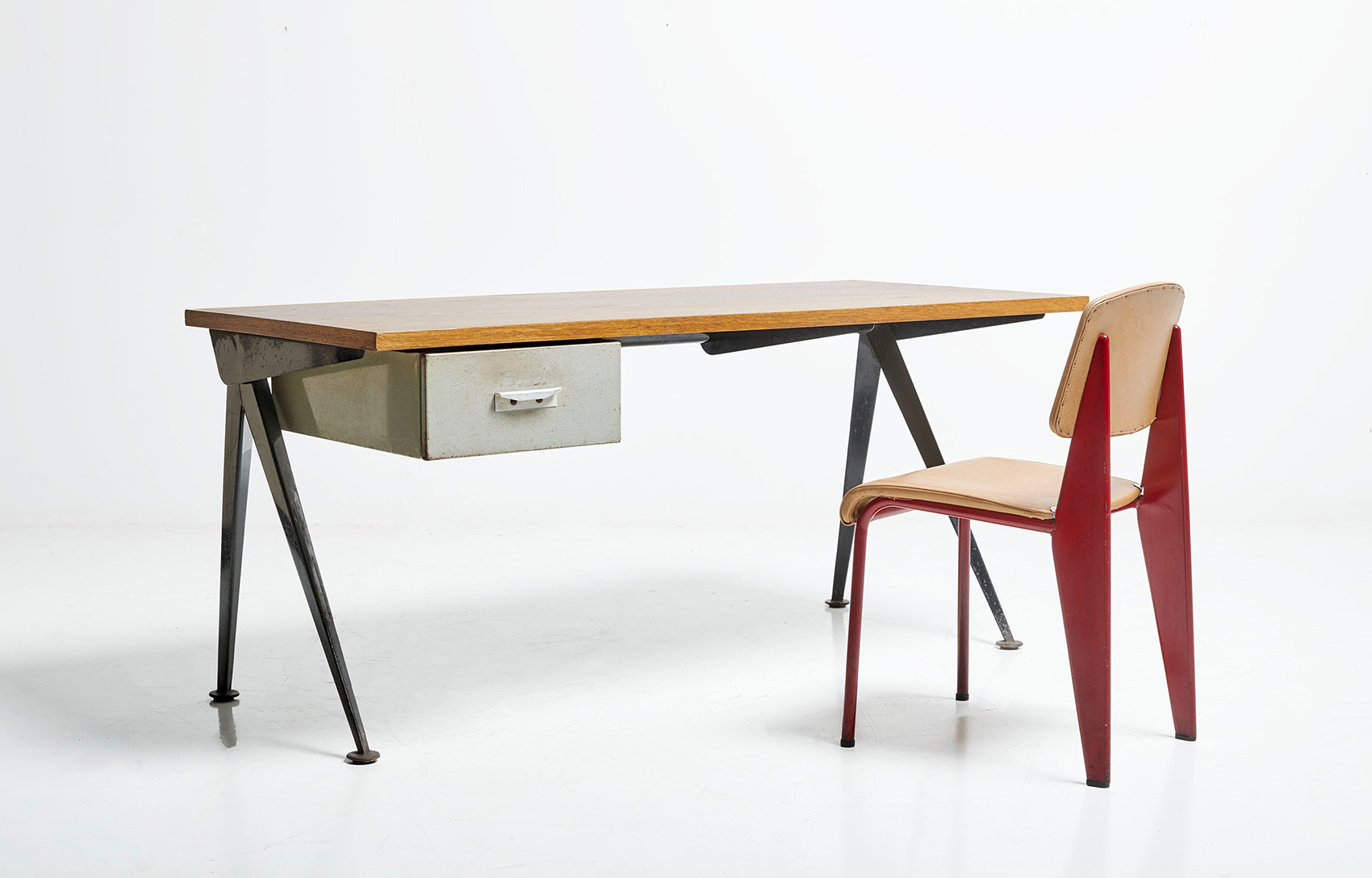 Bureau Compas Jean Prouvé