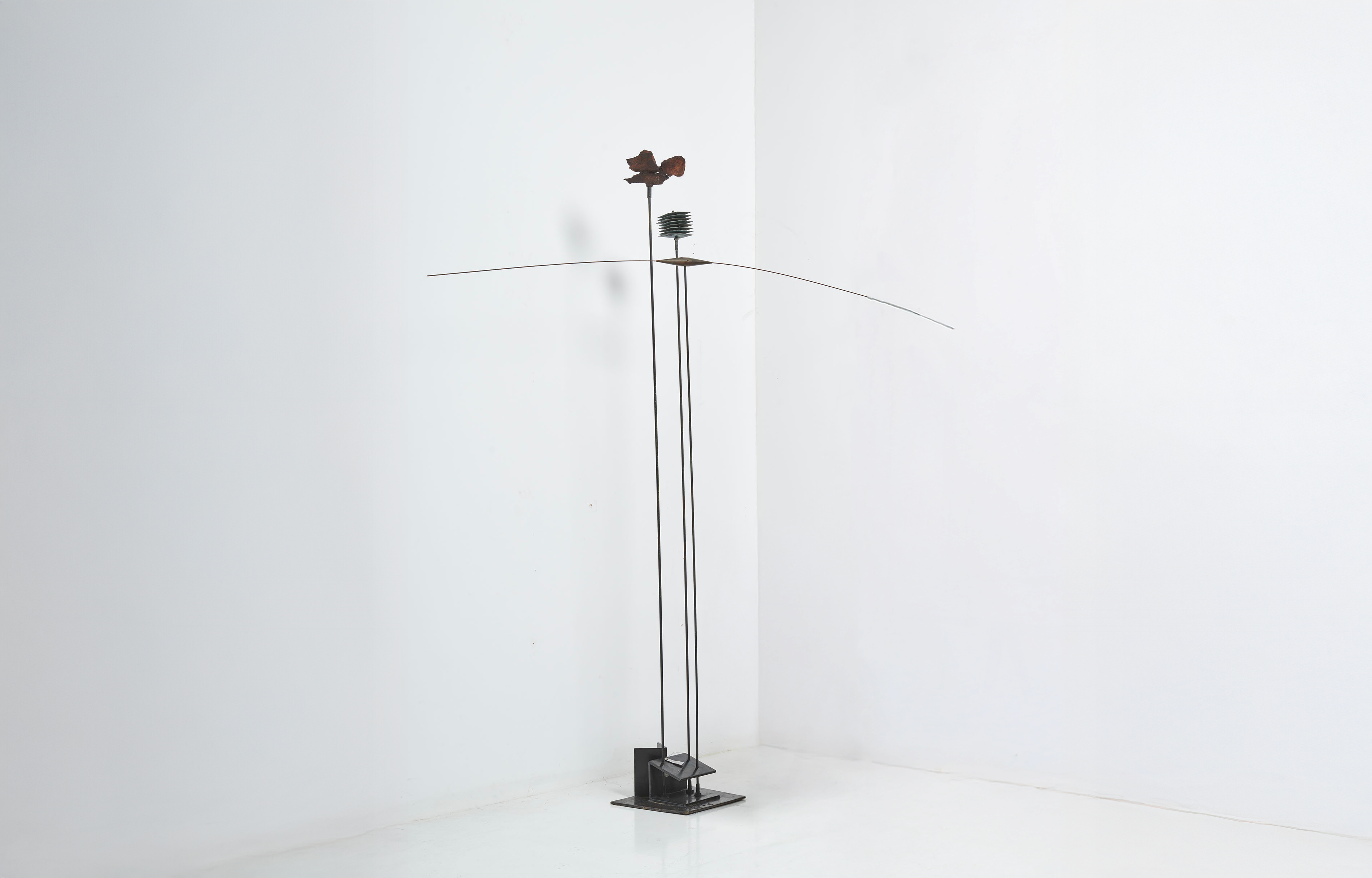 Sculpture 'Signal' Vassilakis Takis
