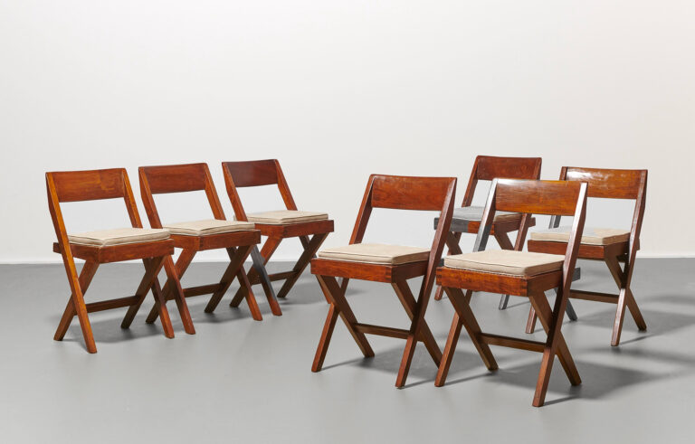 ensemble de chaise Library Pierre Jeanneret