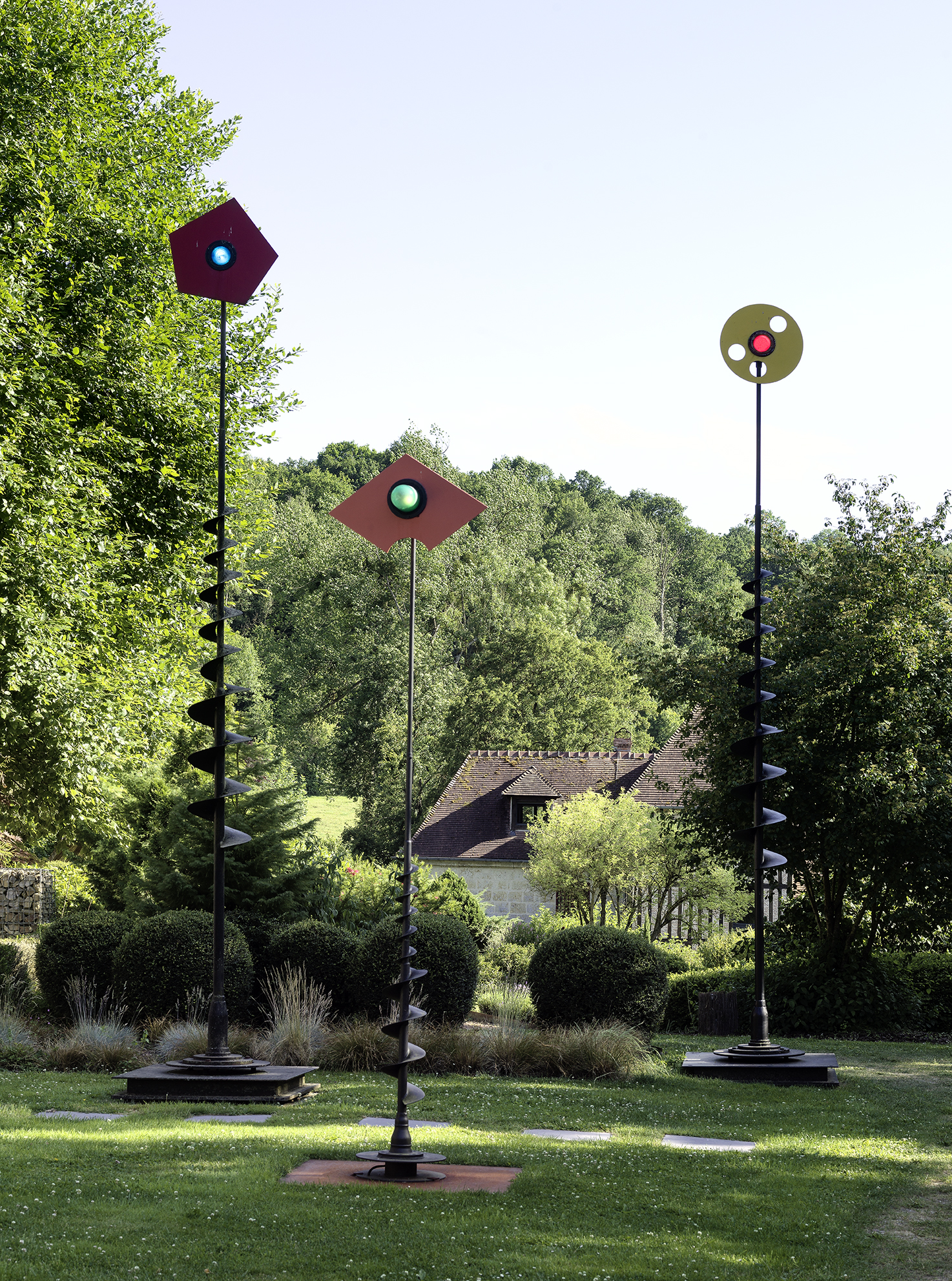 Summer Show 25 - Takis in Normandy, Laffanour | Galerie Downtown