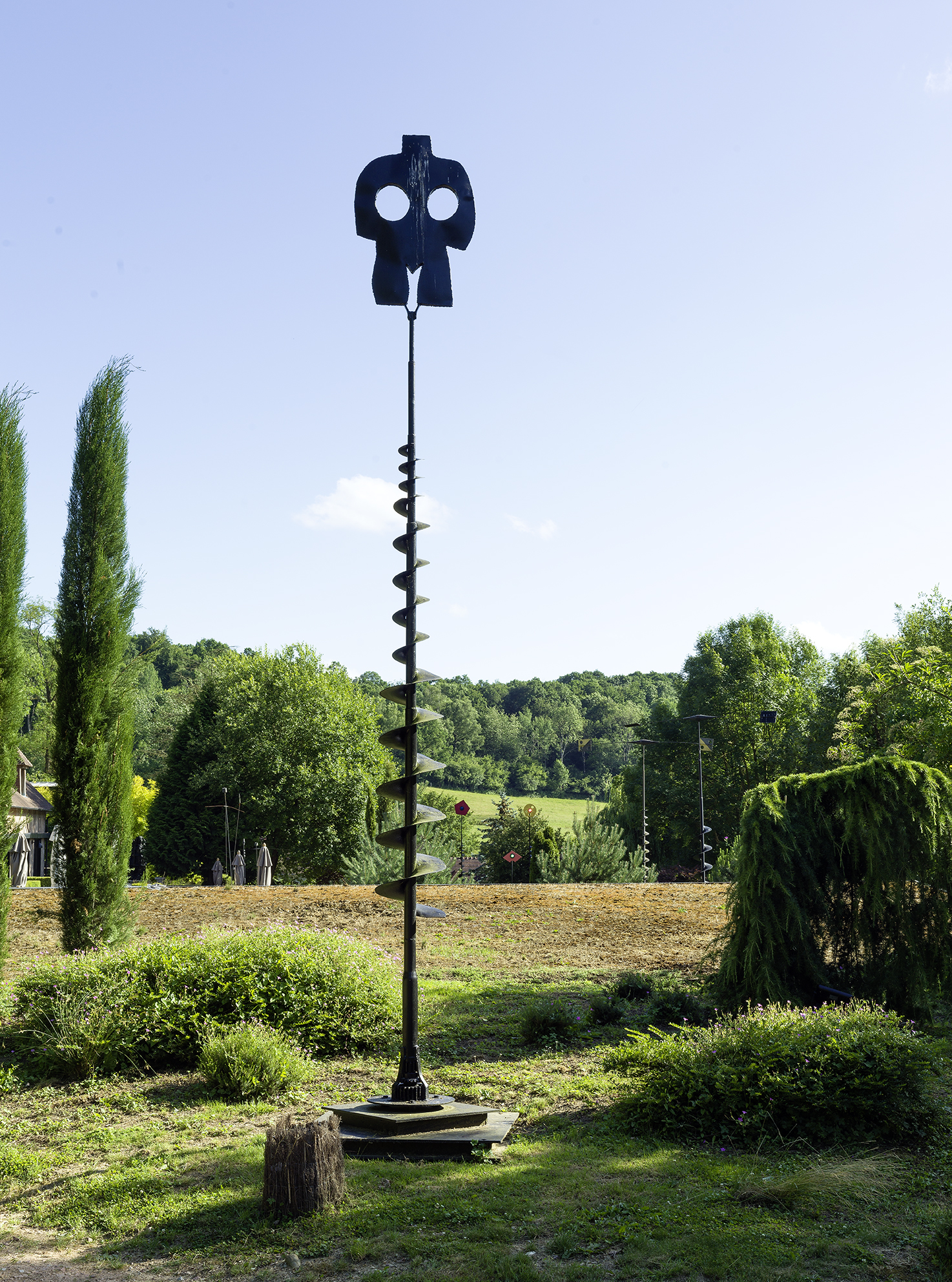 Summer Show 25 - Takis in Normandy, Laffanour | Galerie Downtown