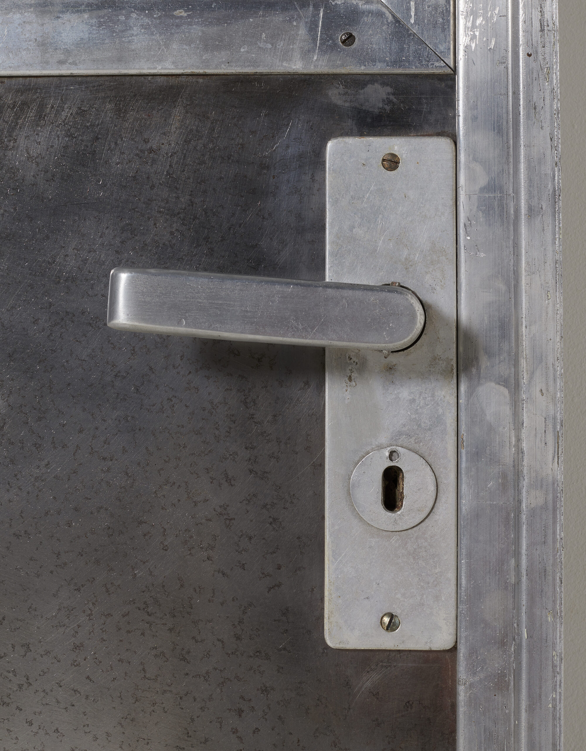 Porte Shell Jean Prouvé