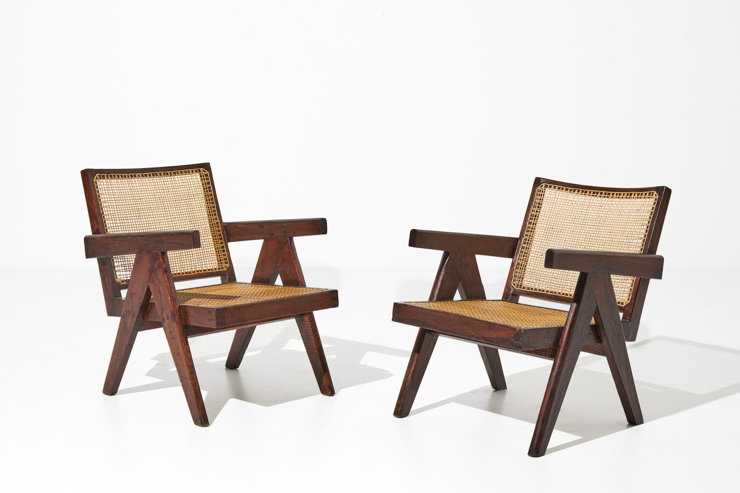 Paire de fauteuils 'Easy' Pierre Jeanneret