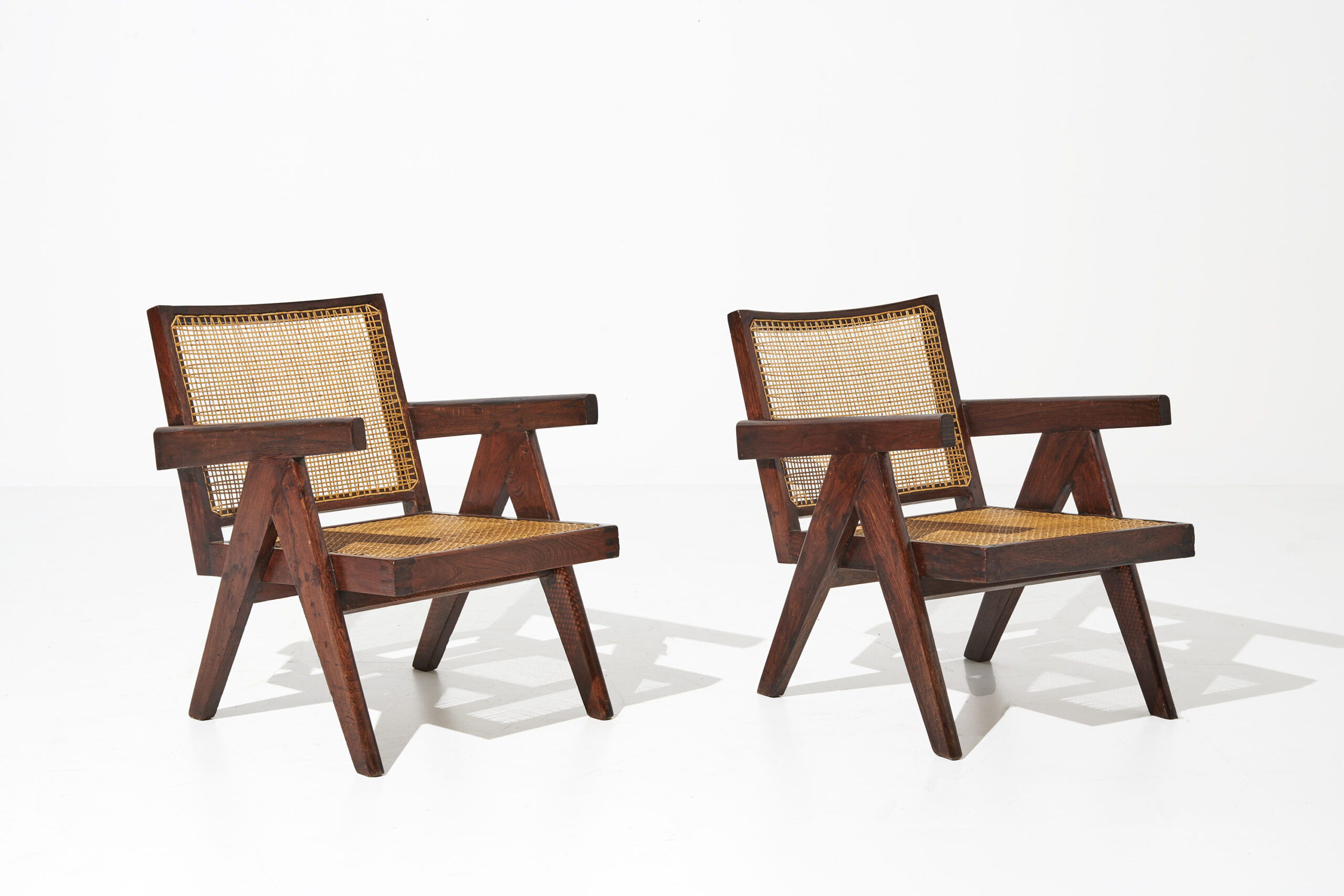 Paire de fauteuils 'Easy' Pierre Jeanneret