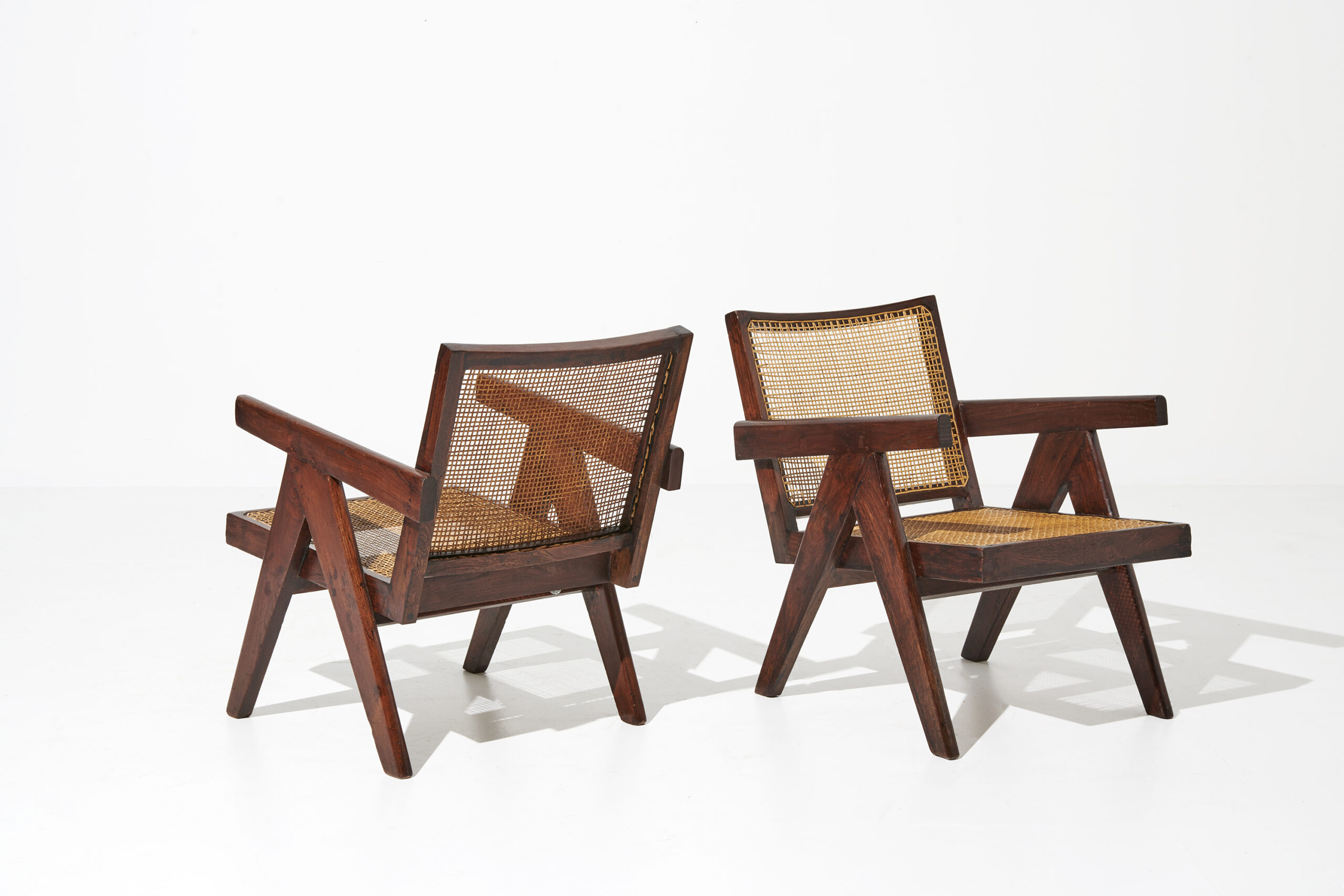 Paire de fauteuils 'Easy' Pierre Jeanneret