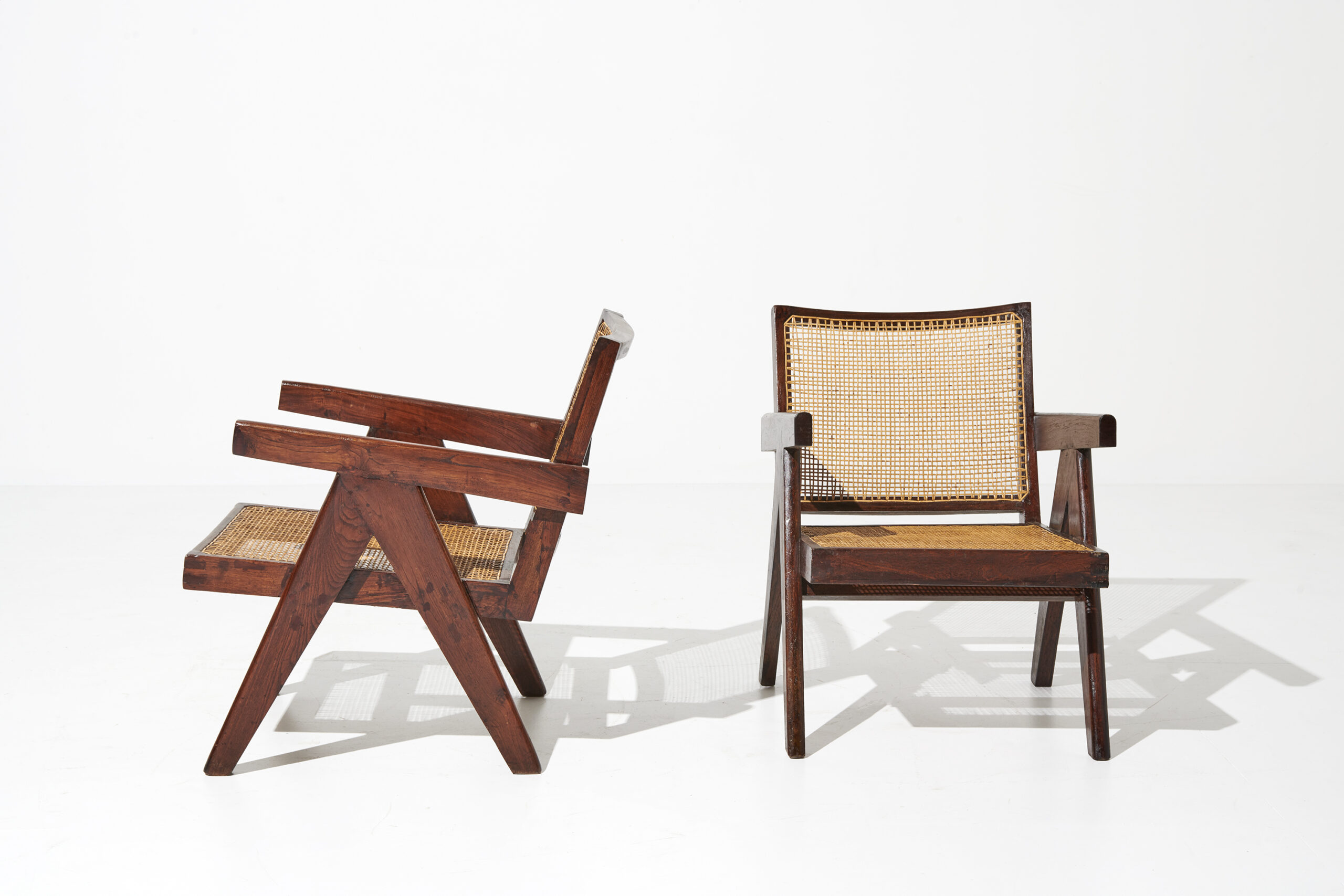 Paire de fauteuils 'Easy' Pierre Jeanneret