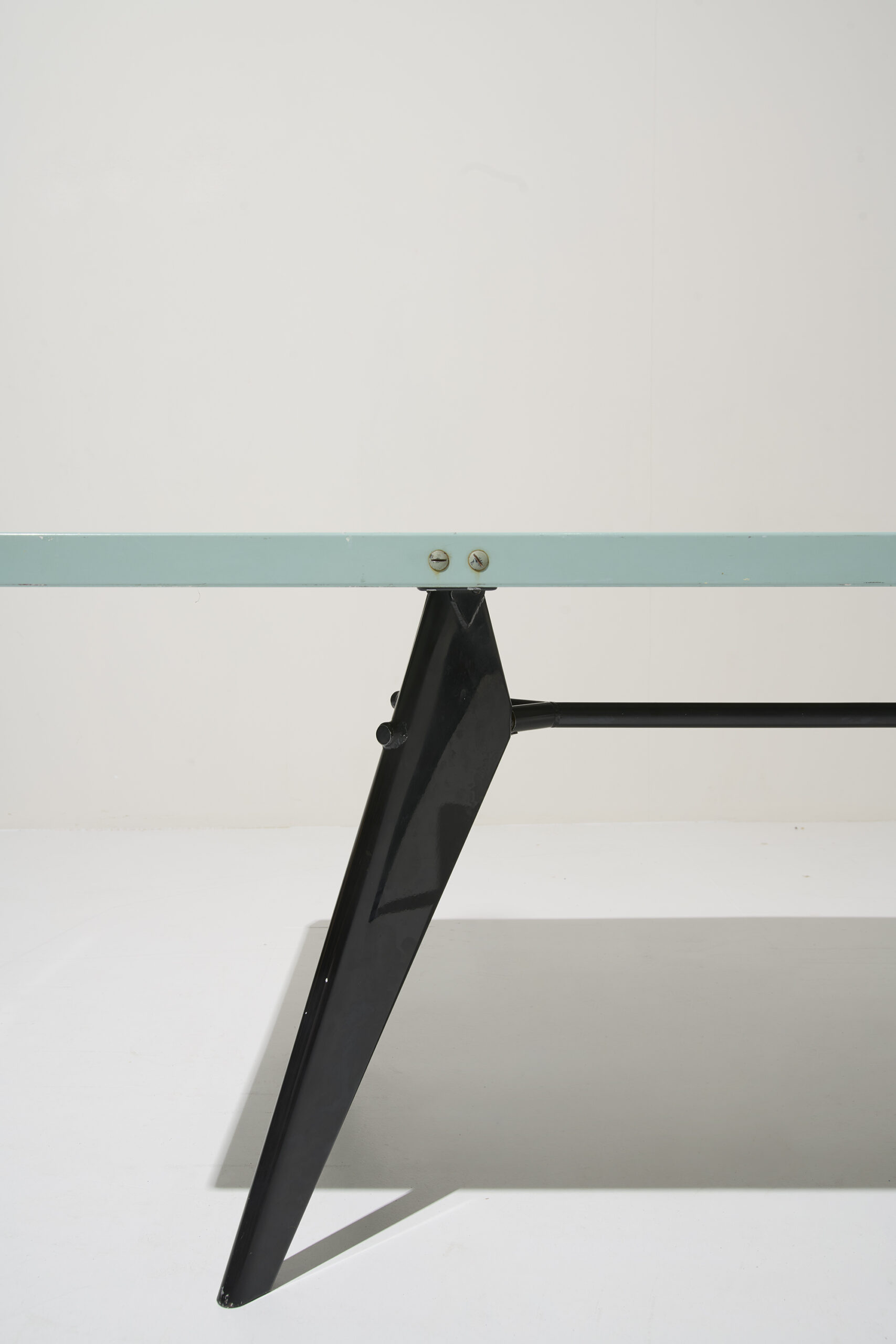 Table 'S.A.M Tropique' Jean Prouvé