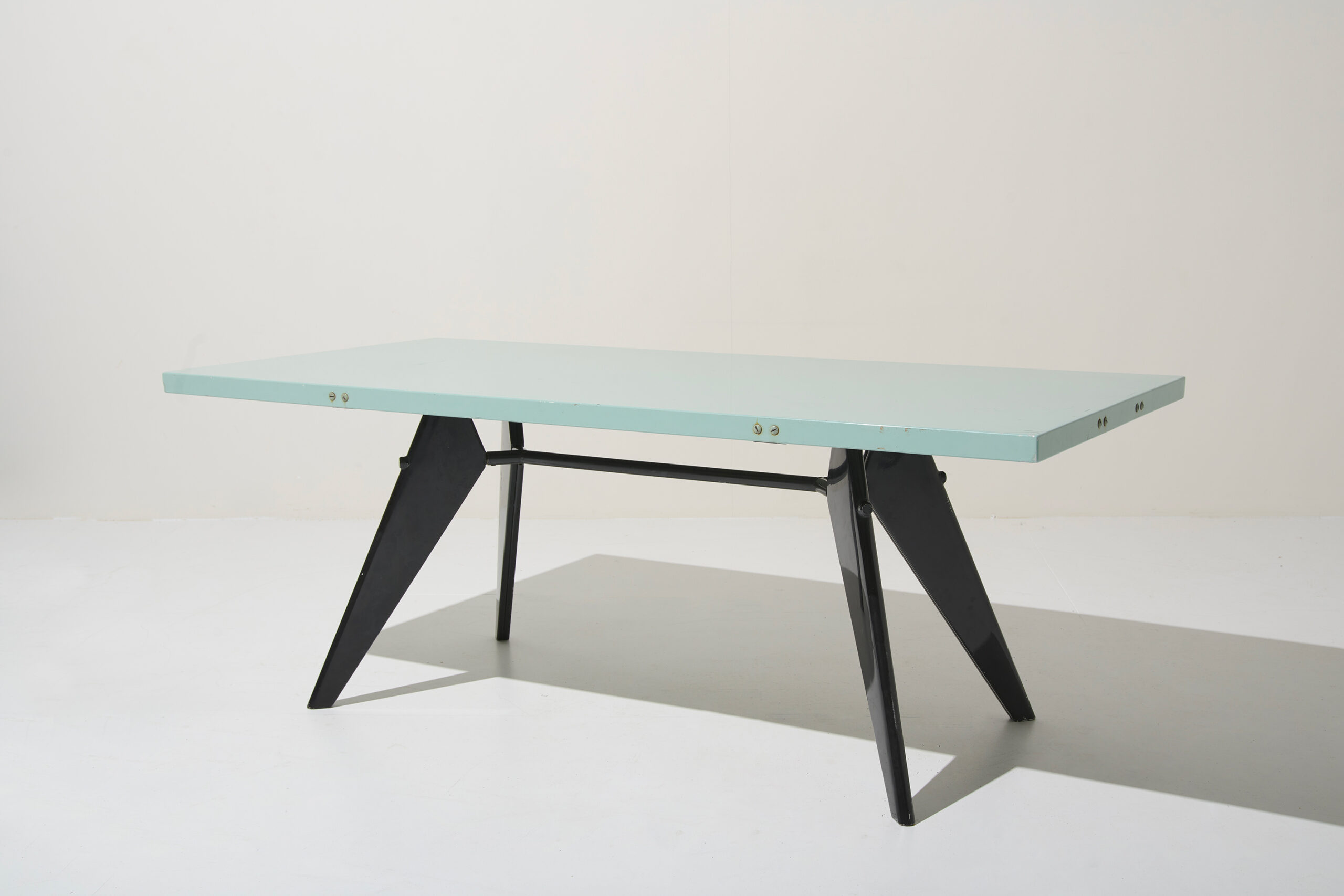 Table 'S.A.M Tropique' Jean Prouvé