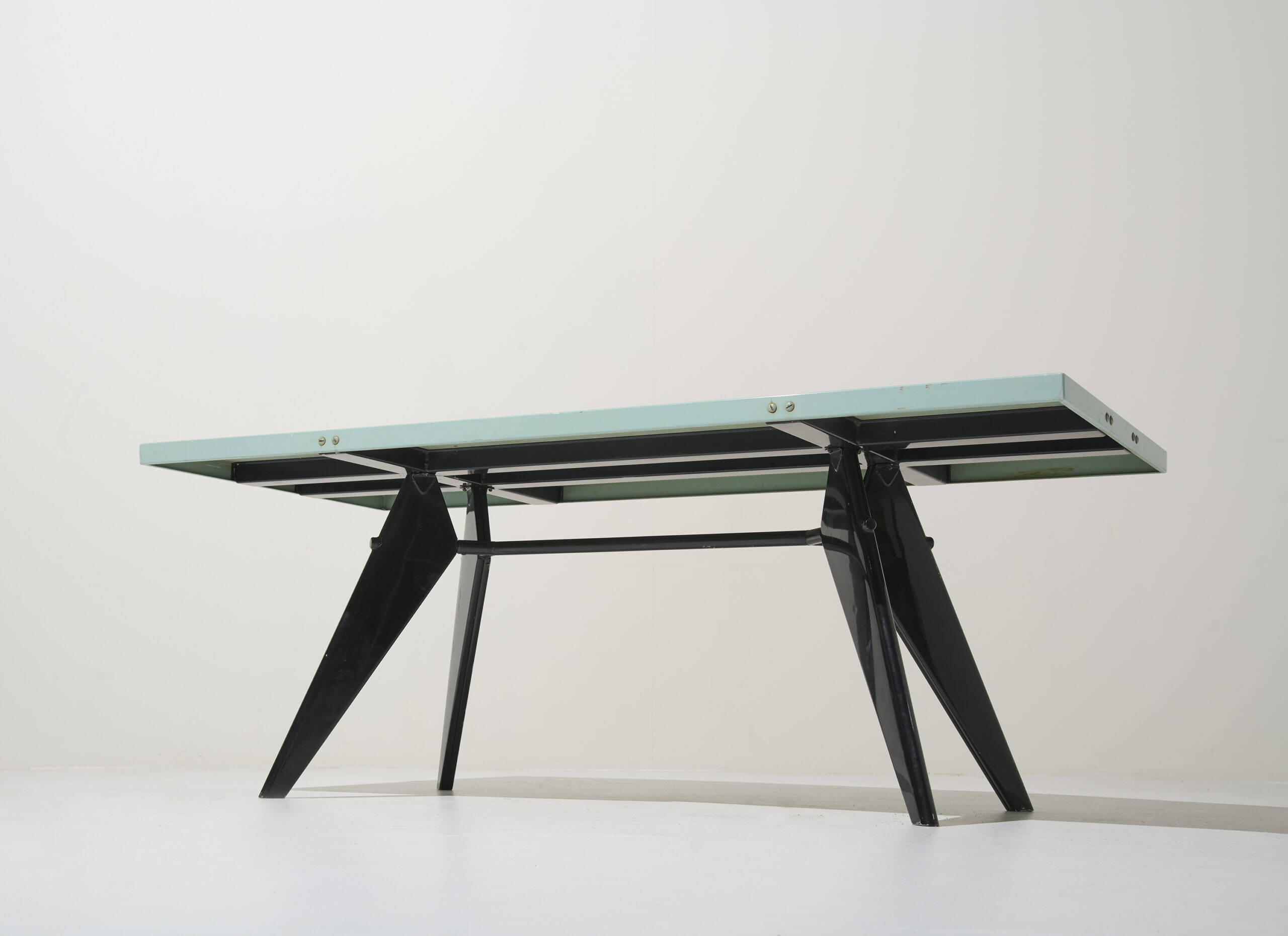 Table 'S.A.M Tropique' Jean Prouvé