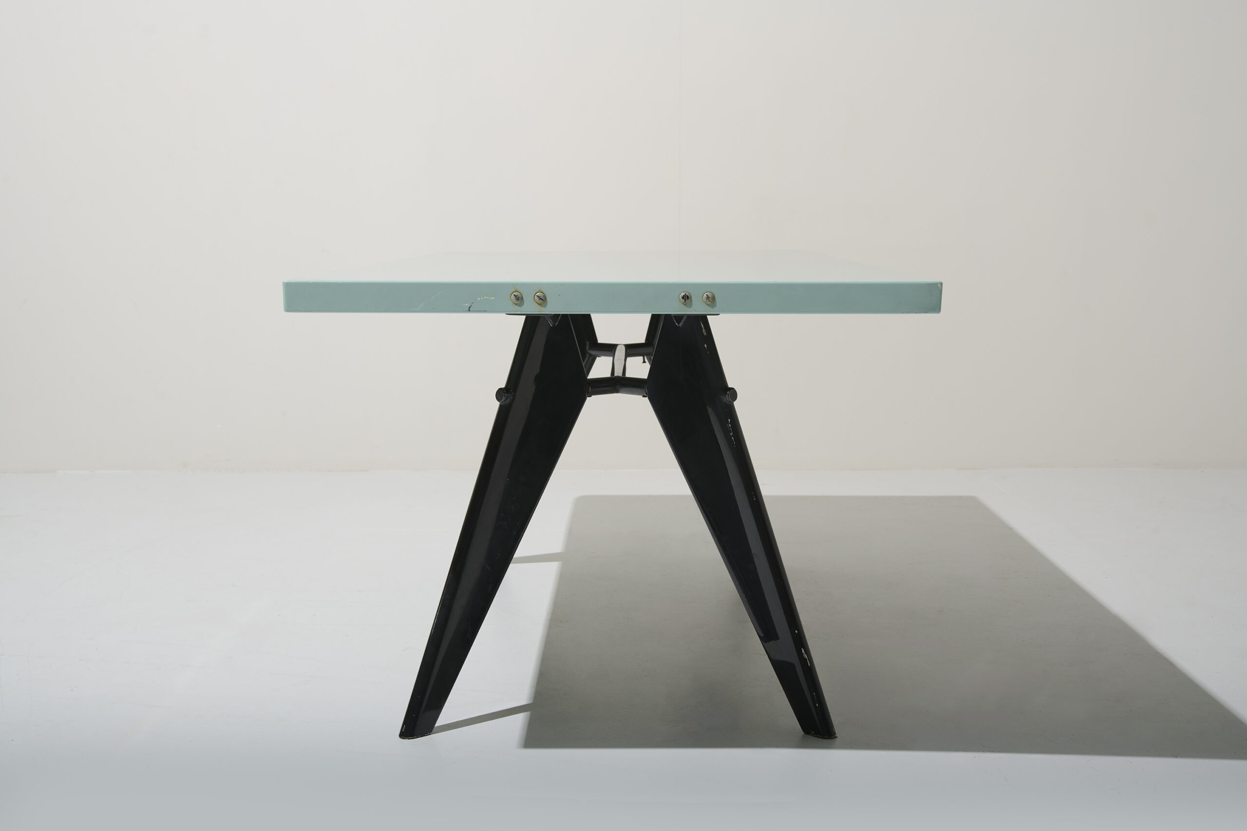 Table 'S.A.M Tropique' Jean Prouvé